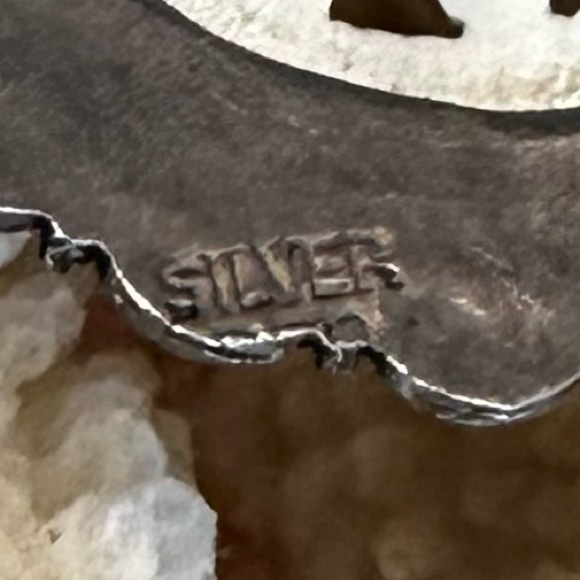 EUC Silver (950) and Mother of Pearl Jewish Menorah Candle Pendant/Brooch/Pin - Picture 5 of 6